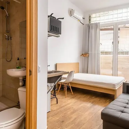 Bcn Lofts Camp Nou Aparthotel *